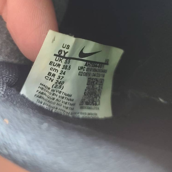 Nike Junior Mercurial Vapor 12 Club Size 6Y - Picture 7 of 7